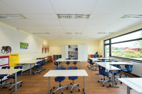 OWAcoustic Brillianto A fleece covered mineral tile class A acoustic absorber in a classroom